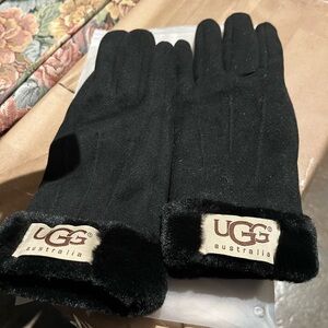 UGG Black Suede Fur-Trimmed Gloves in original packaging never worn!!